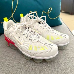 Nike | Air Vapormax 360 | Volt Fire Pink | Size 8